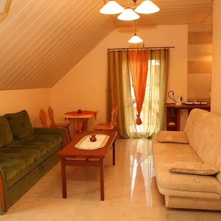 Dom Tulipan Apartman Sianozety