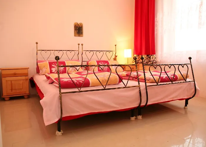 Dom Tulipan * סיאנוז'טי